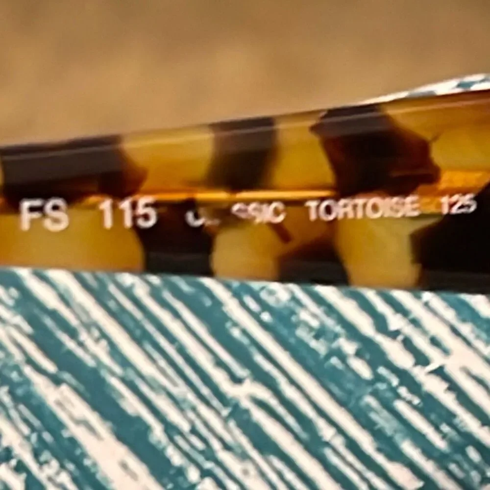 FENDI Vintage Classic Tortoise Shell Sunglasses - Picture 6 of 9